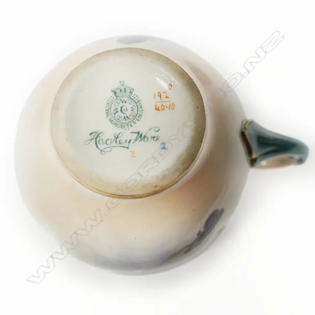 A 1905 Royal Worcester Hadley Ware eleven-piece part tea set, Image 1++