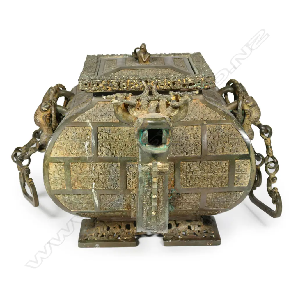 An old Chinese large bronze ceremonial teapot, Image 1++