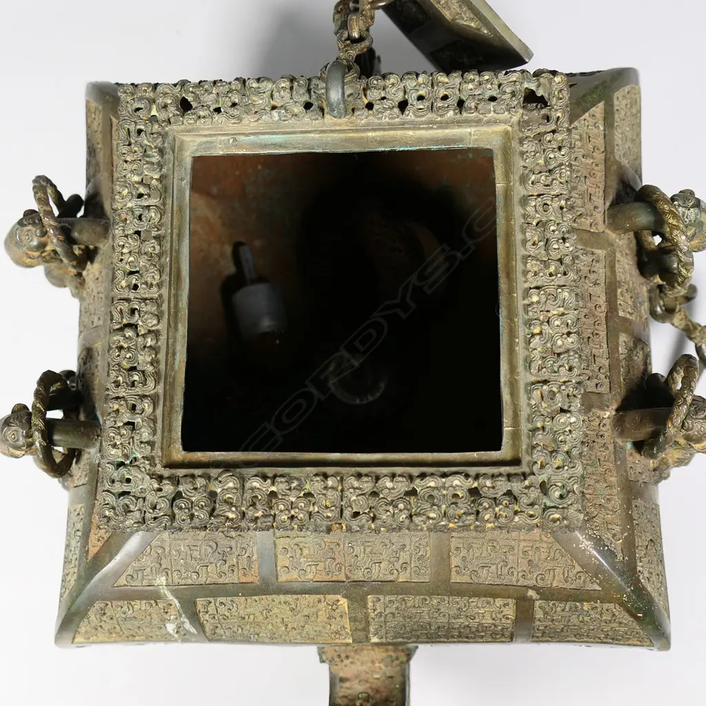 An old Chinese large bronze ceremonial teapot, Image 1++