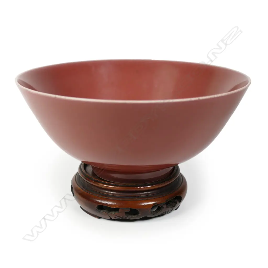 A Chinese porcelain red glaze bowl, Image 1++