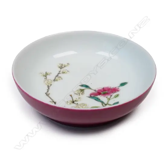 A quality Chinese porcelain famille rose small dish,
