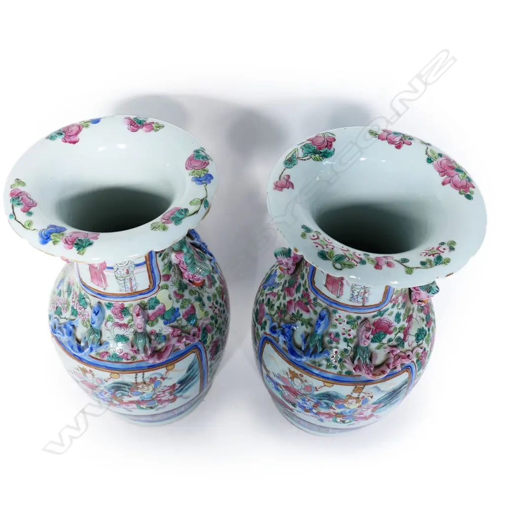 A pair of large 19thC Chinese famille rose vases, Image 1++