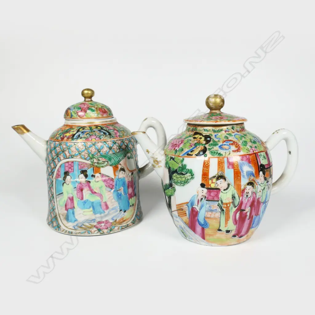 Two Chinese 19thC small famille rose tea pots, Image 1++
