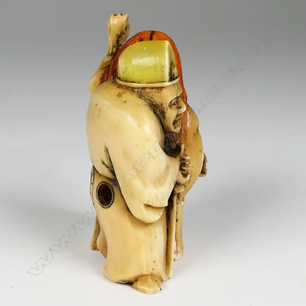A Japanese carved ivory netsuke, Image 1++