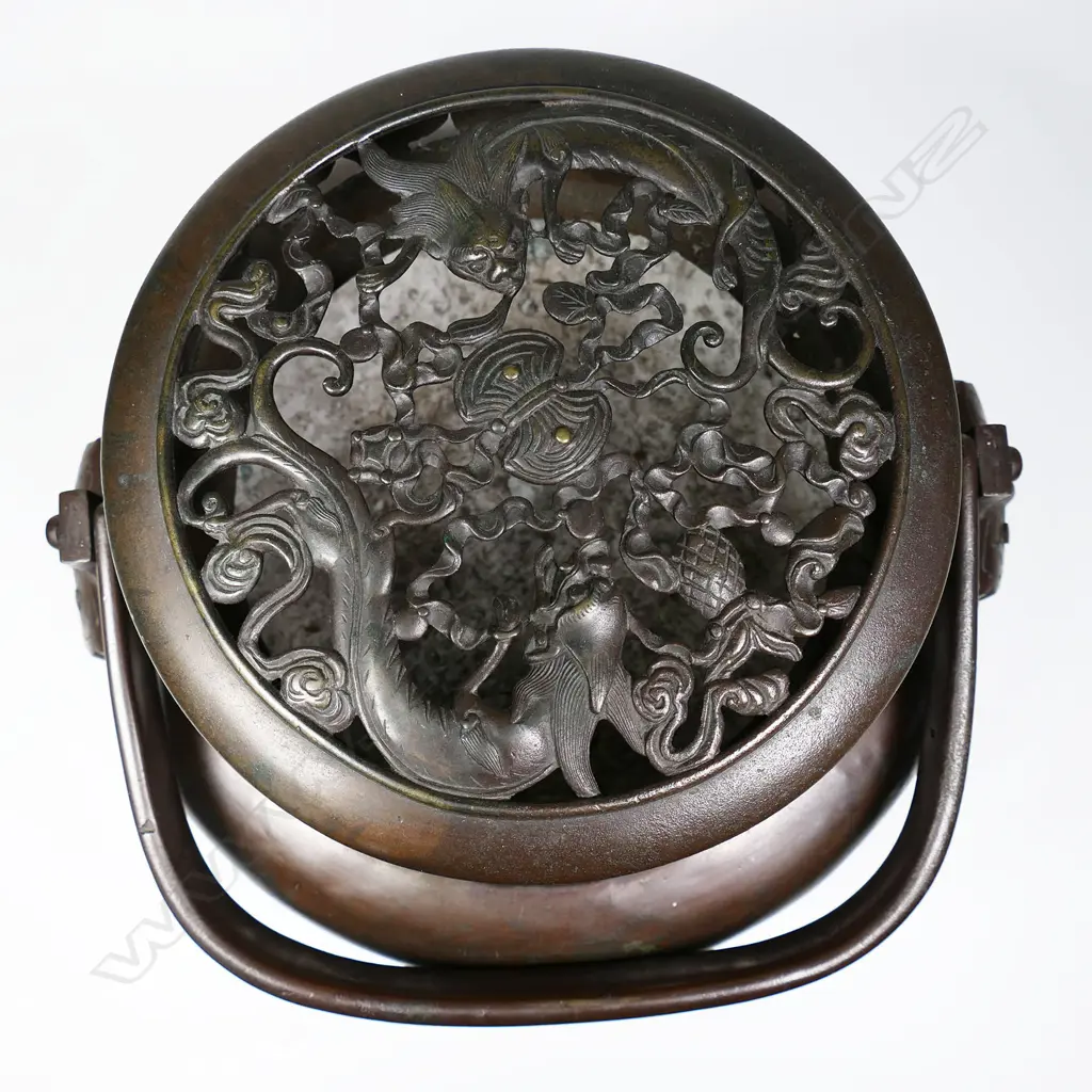 A Japanese bronze hibachi, Image 1++