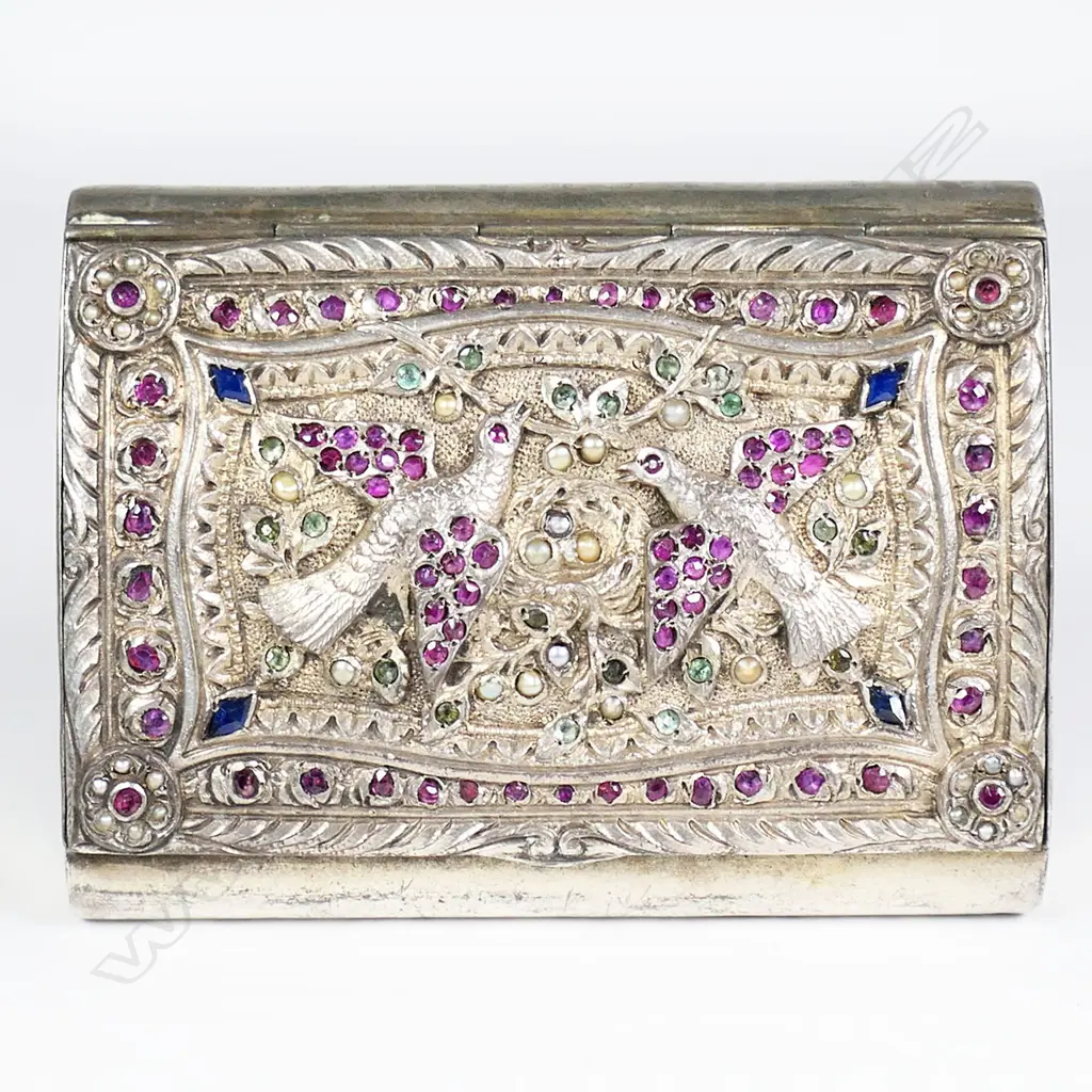 An Iranian jewelled silver cigarette case, Image 1++