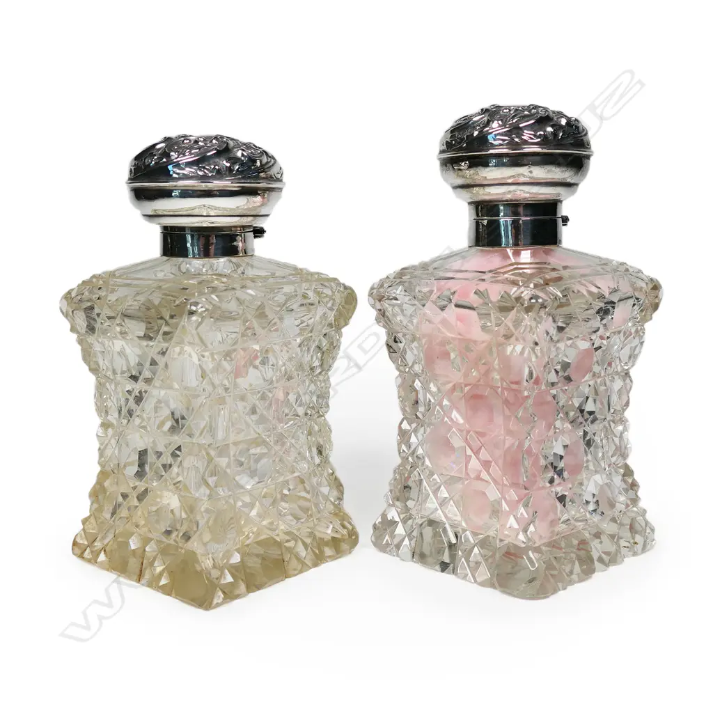 A pair of impressive Edwardian large silver and cut crystal scent bottles, Image 1++