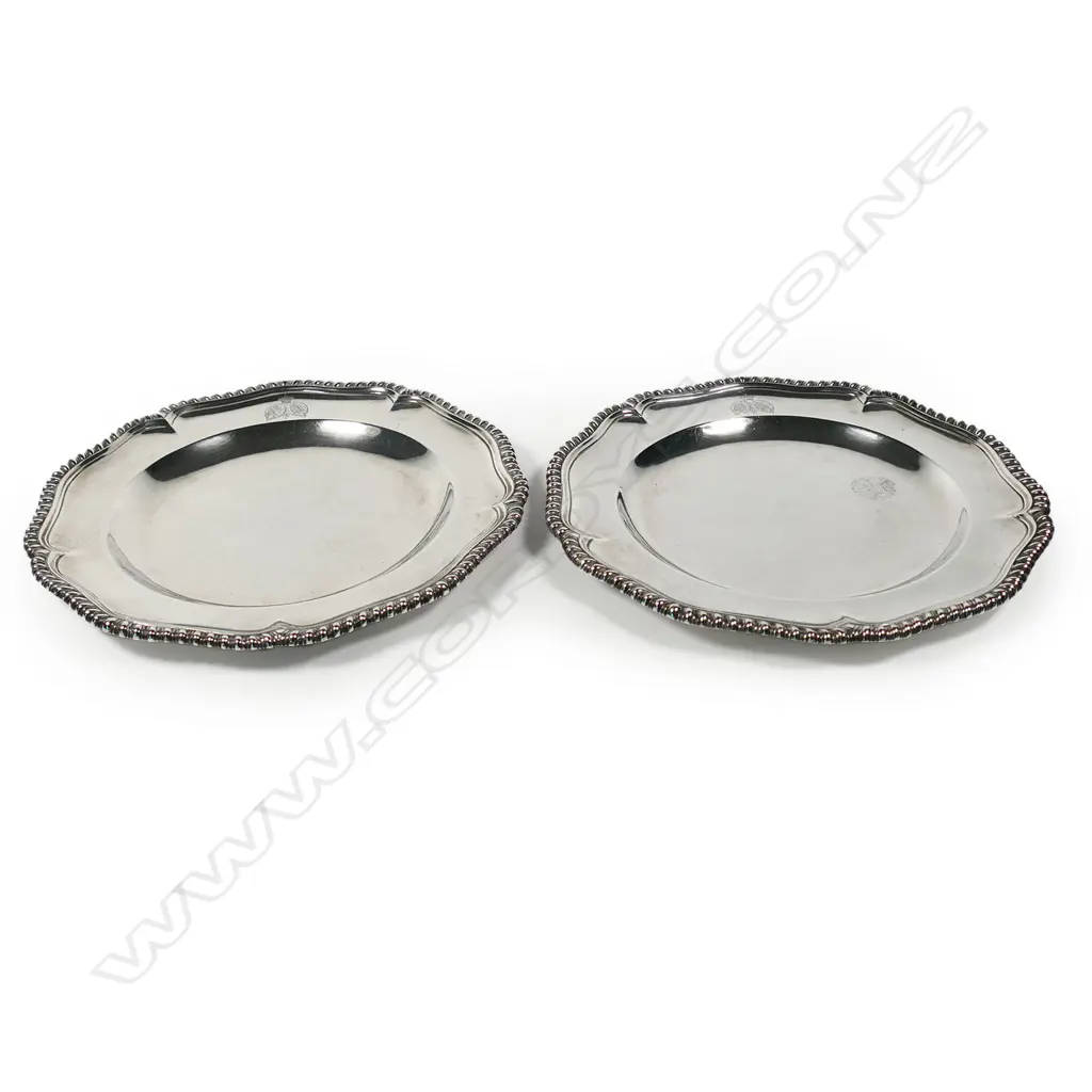 A pair of George II silver plates, Image 1++