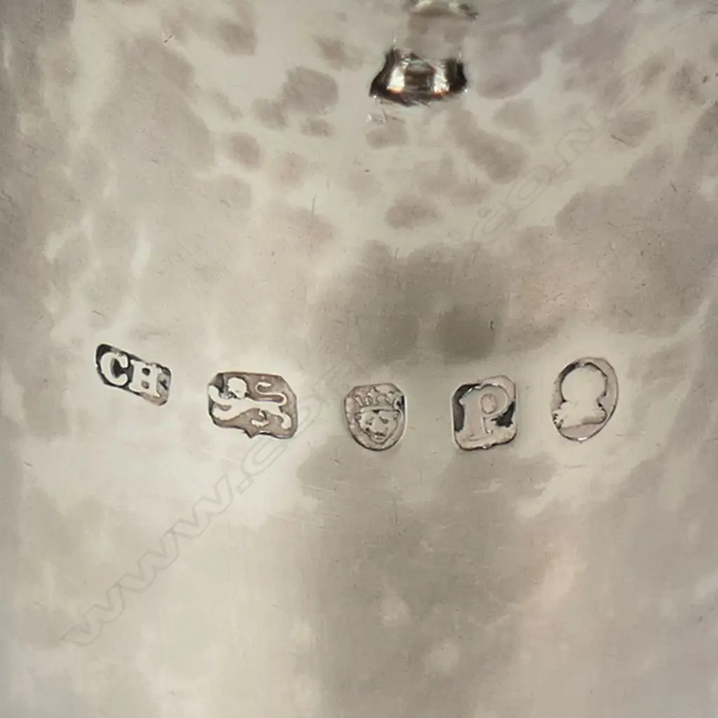 A George III silver helmet form cream jug, Image 1++