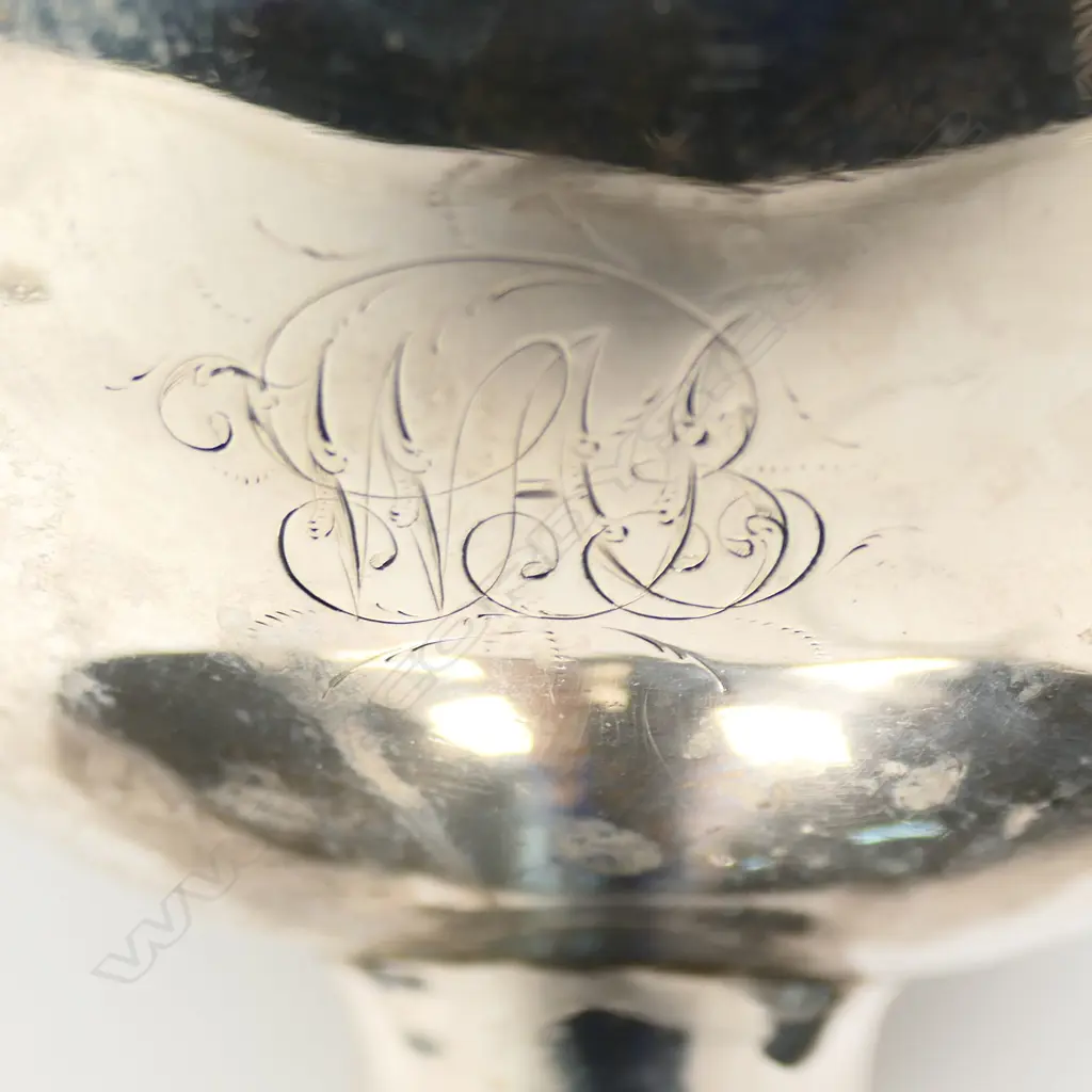 A George III Scottish silver pedestal sugar bowl, Image 1++