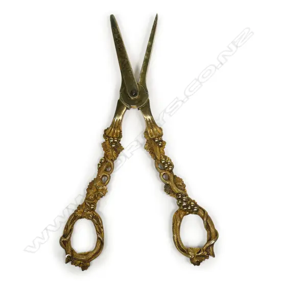 A pair of Victorian silver gilt fancy grape scissors,
