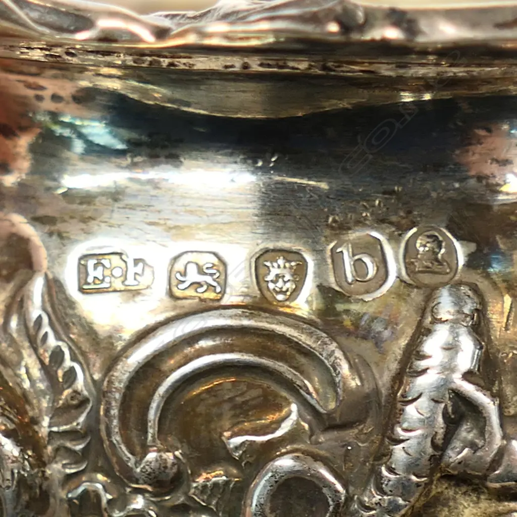 A pair of quality George III cast silver fancy salts, Image 1++