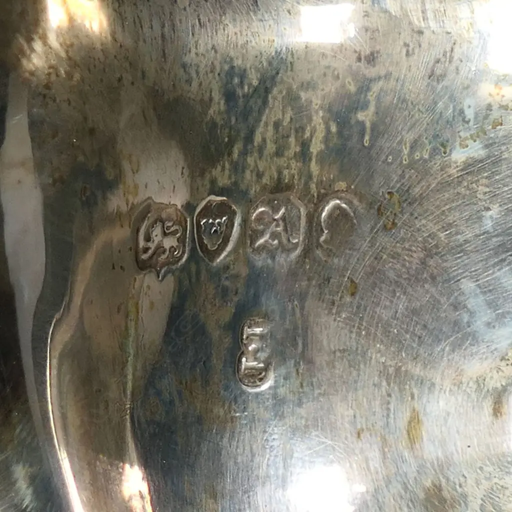 A William IV silver rococo pedestal comport, Image 1++