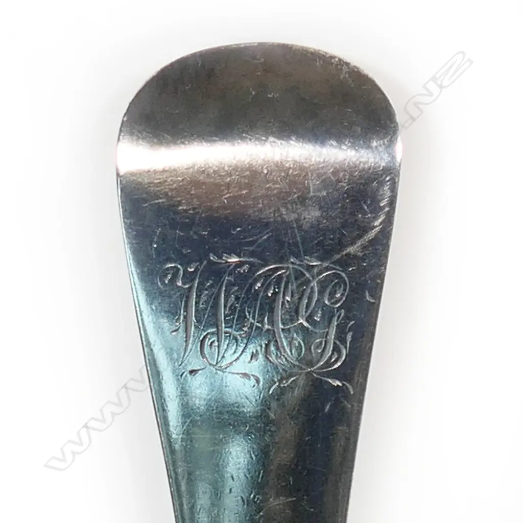 A George IV silver pie spoon, Image 1++