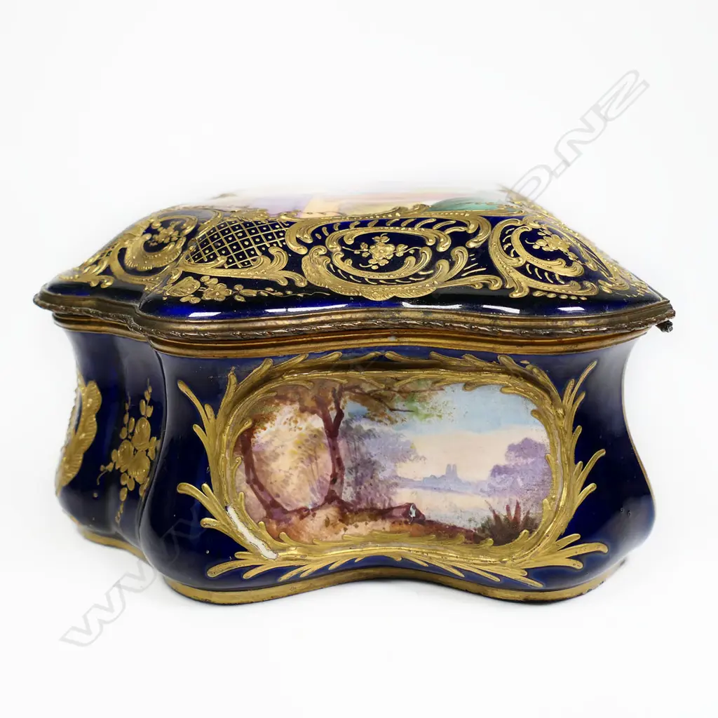 A 19thC Sevres porcelain classical serpentine jewel casket, Image 1++