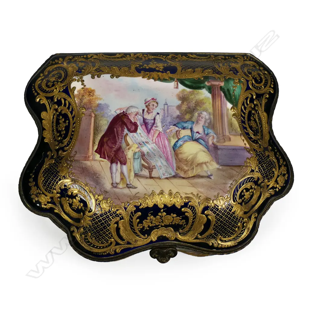 A 19thC Sevres porcelain classical serpentine jewel casket, Image 1++