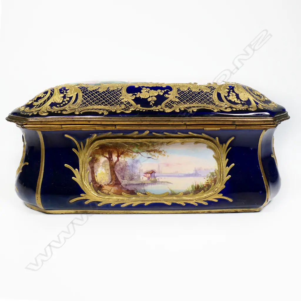A 19thC Sevres porcelain classical serpentine jewel casket, Image 1++
