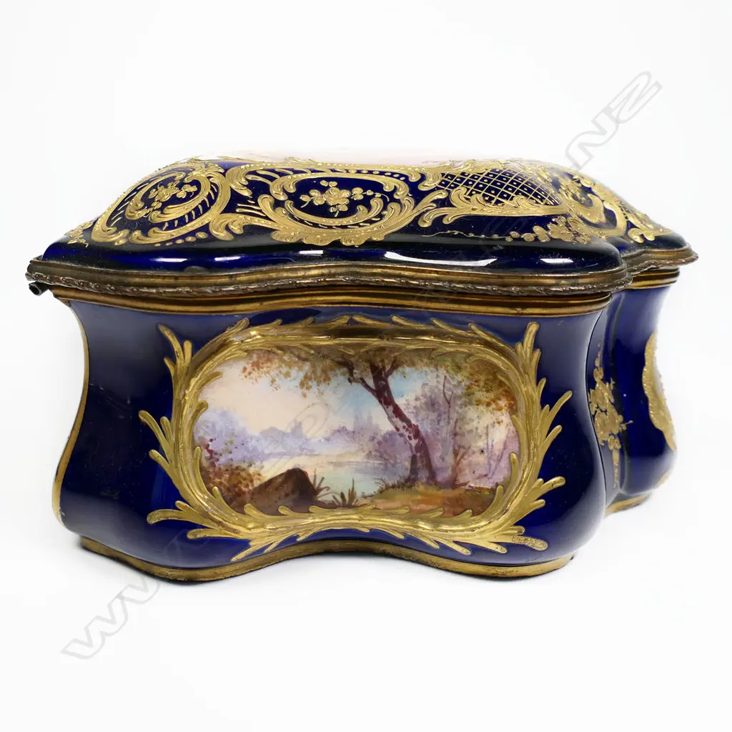 A 19thC Sevres porcelain classical serpentine jewel casket, Image 1++
