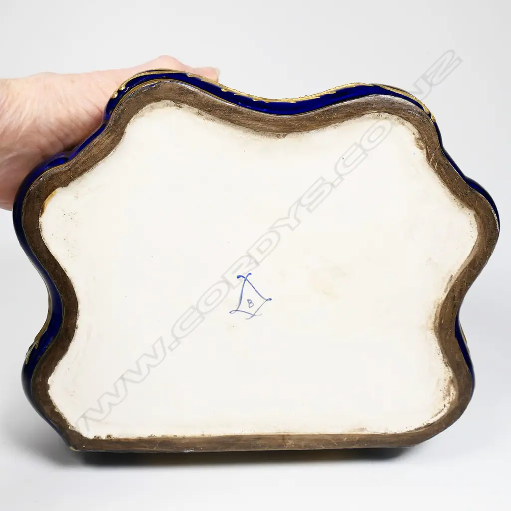 A 19thC Sevres porcelain classical serpentine jewel casket, Image 1++