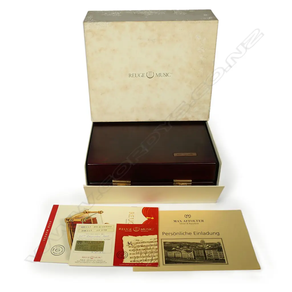 A quality c.1970 Swiss Reuge mechanical singing bird box, Image 1++