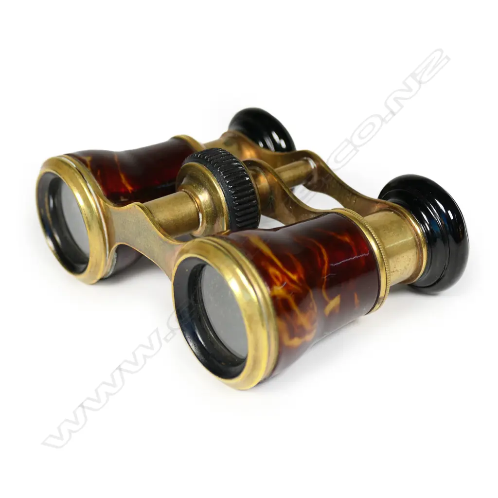 A pair of 19thC French Chevalier Paris opera glasses, Image 1++