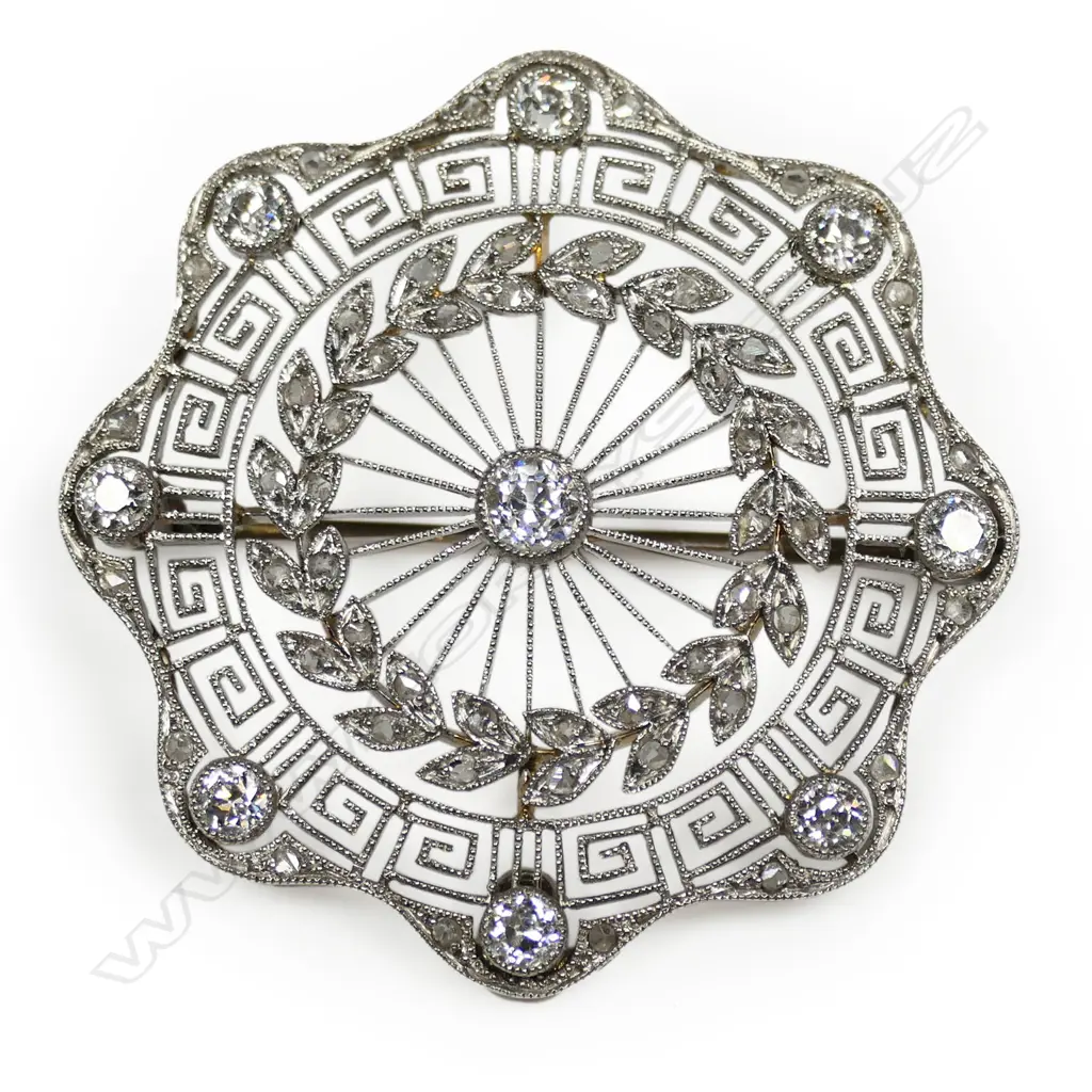 An early 20thC platinum and diamond belle époque brooch / pendant, Image 1++