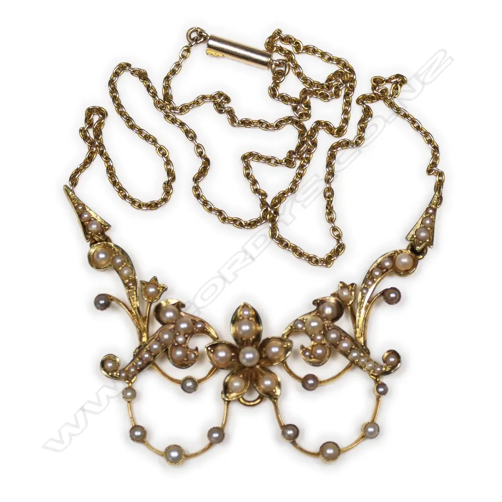A Victorian 15ct yellow gold and seed pearl necklace Image 1++