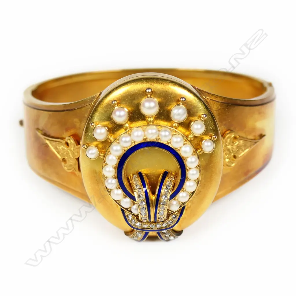 An impressive Victorian 15ct gold pearl and diamond set hinged bangle/locket, Image 1++