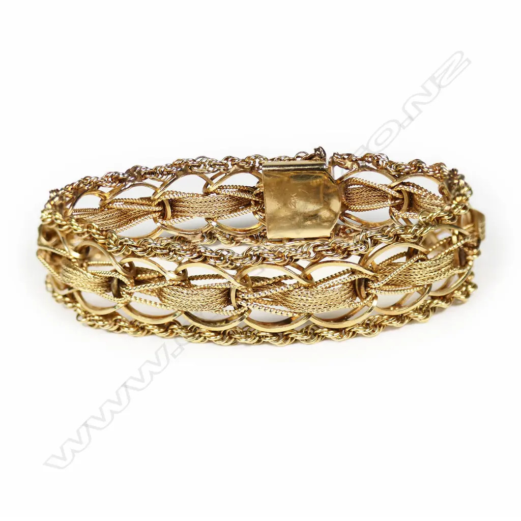 A vintage 14ct yellow gold bracelet, Image 1++