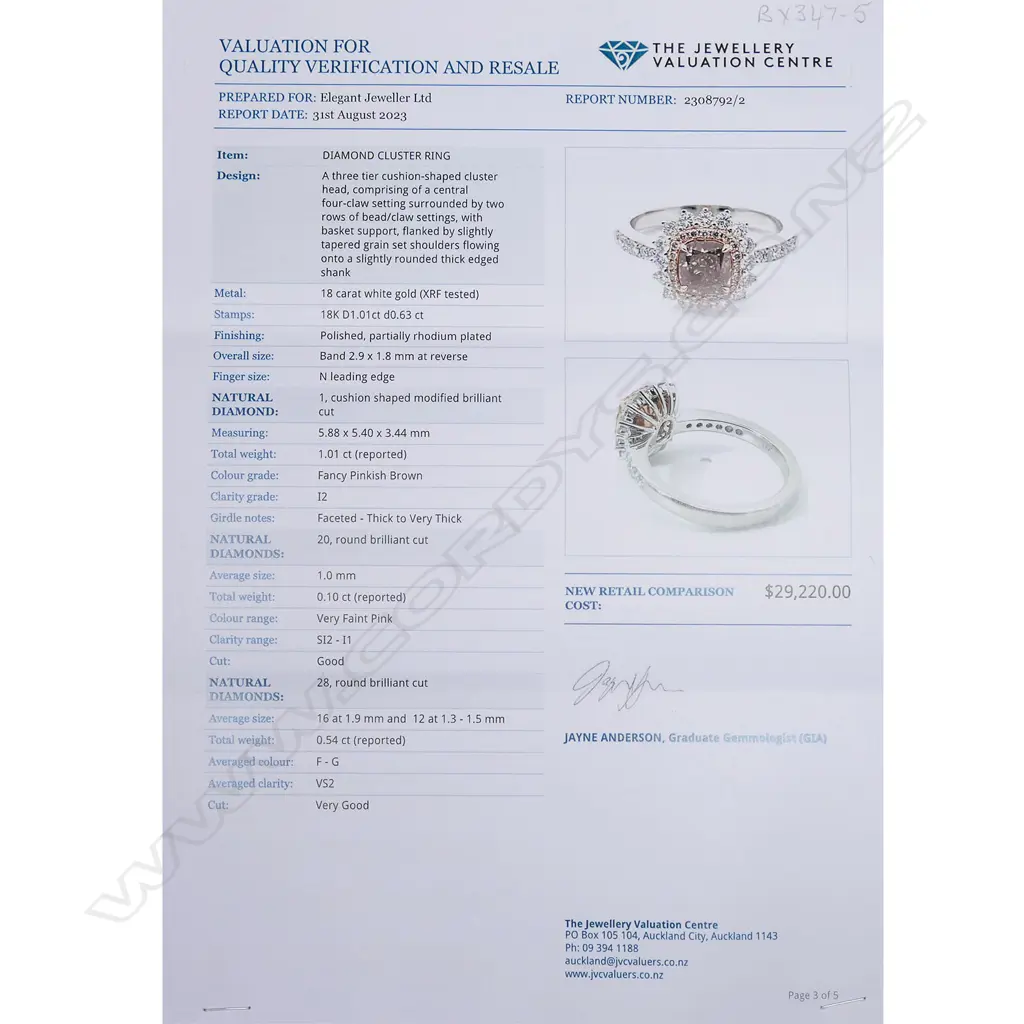 An 18ct white gold and diamond cluster ring, Image 1++