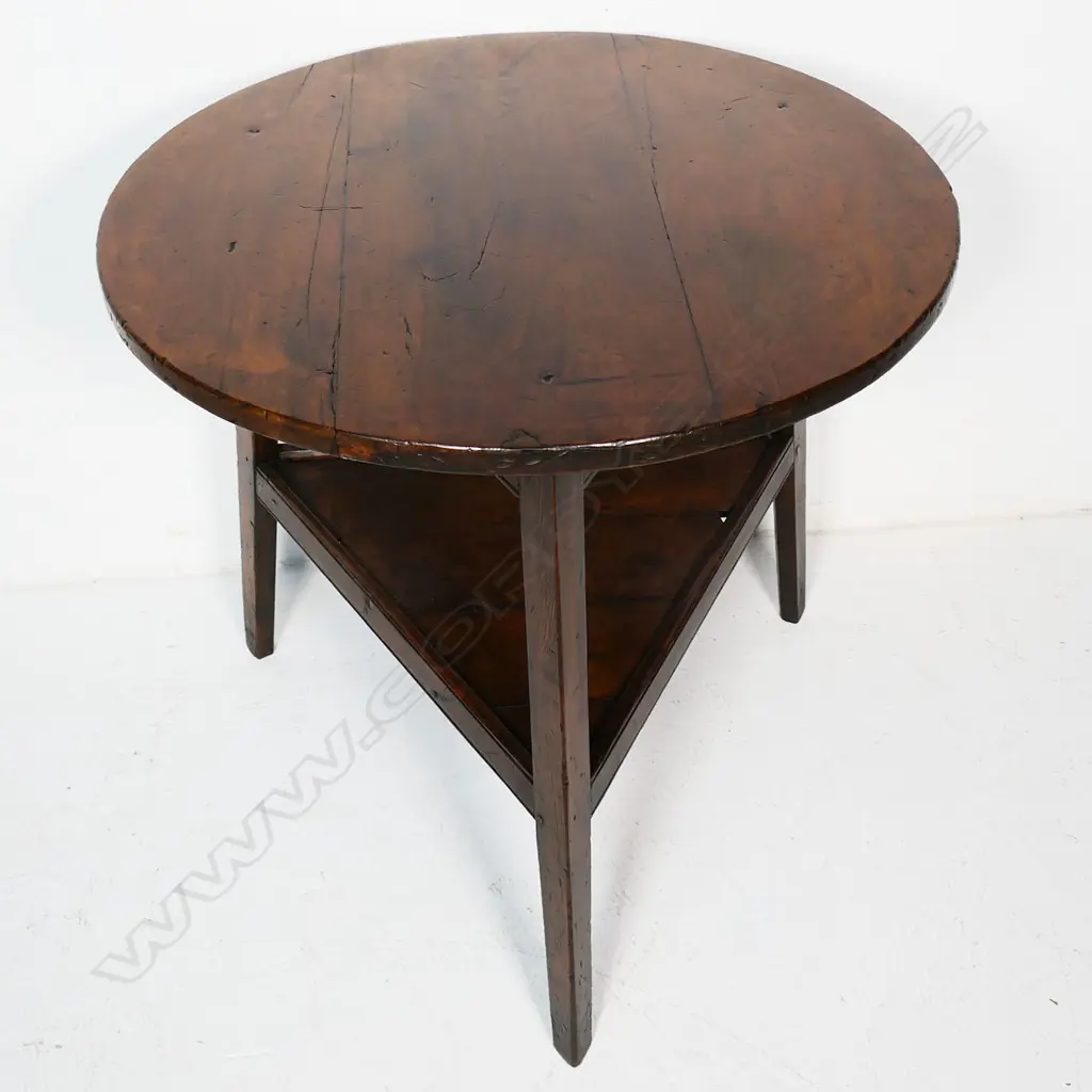 A vintage pine cricket table, Image 1++