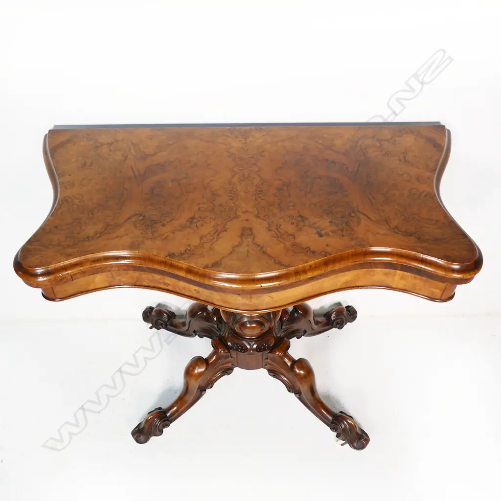 A quality Victorian burr walnut serpentine tea table, Image 1++