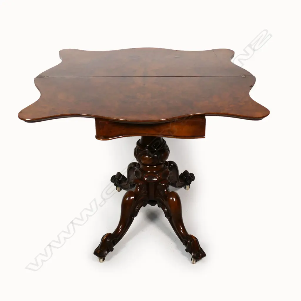 A quality Victorian burr walnut serpentine tea table, Image 1++