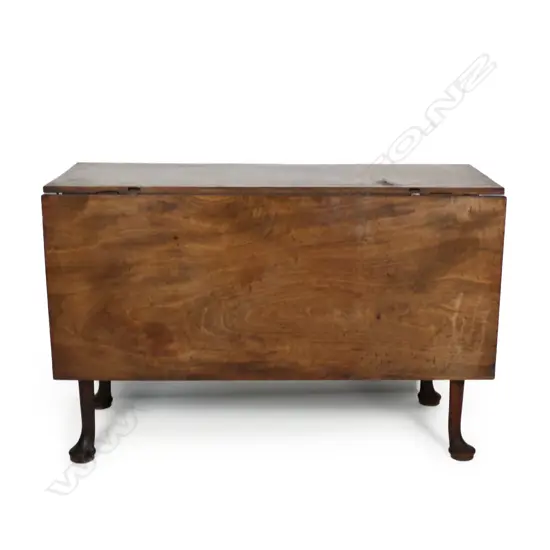 A Georgian mahogany drop side table,
