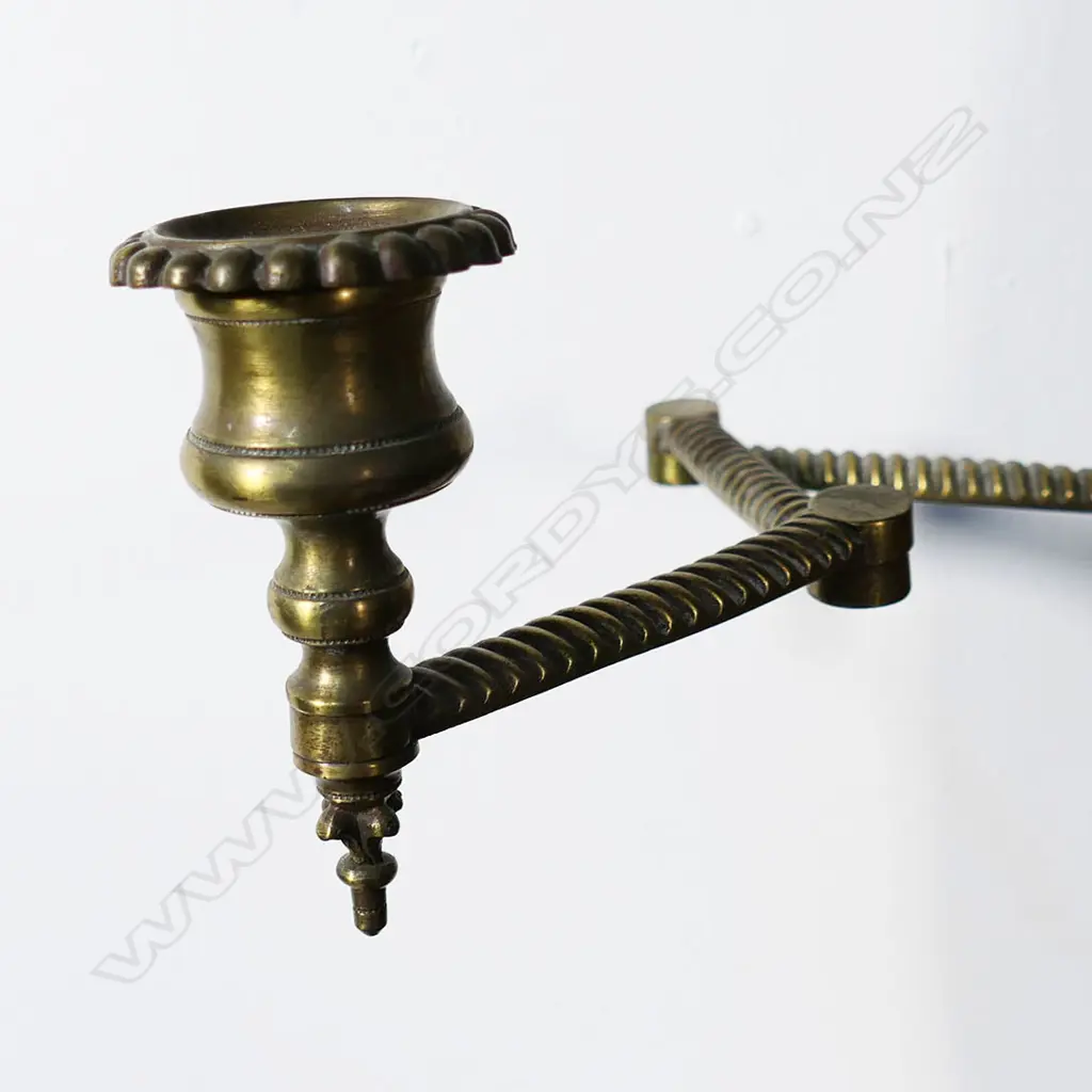 A quality Victorian mahogany dressing table, Image 1++