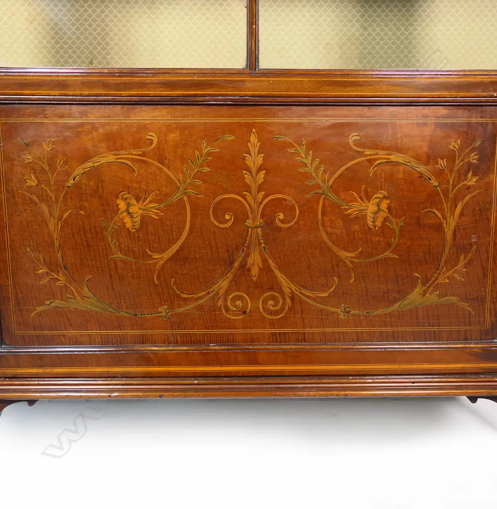 A good Edwardian Sheraton revival display cabinet, Image 1++