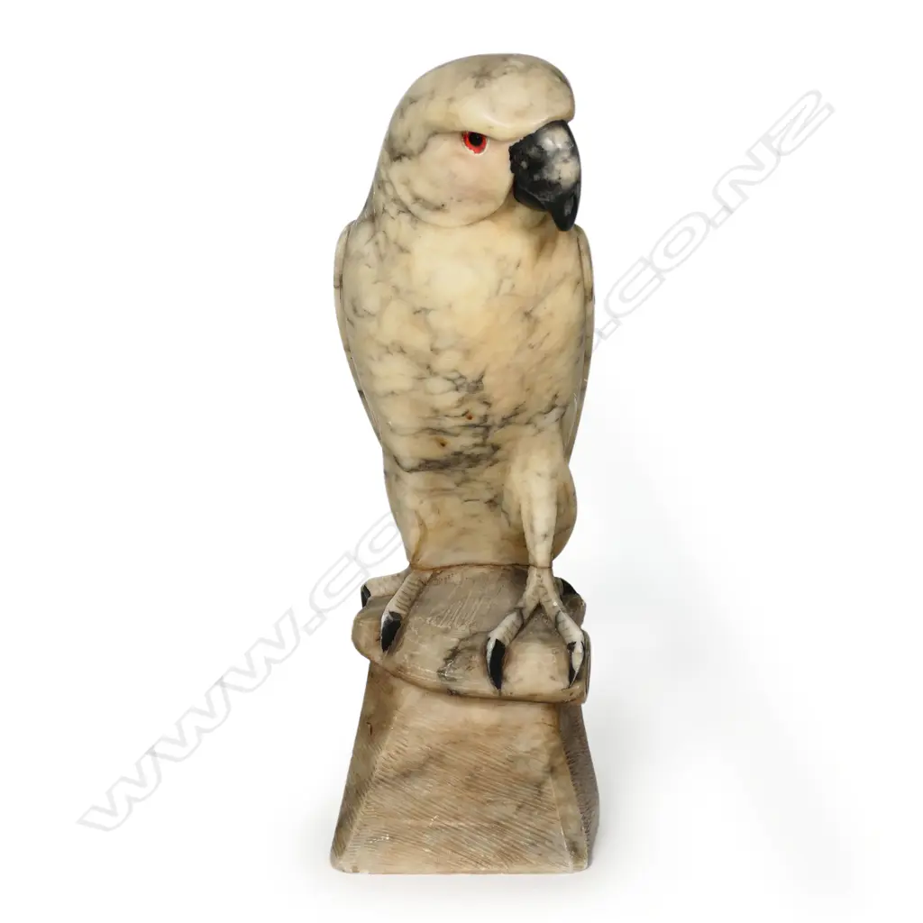 An early 20thC alabaster carved parrot, Image 1++
