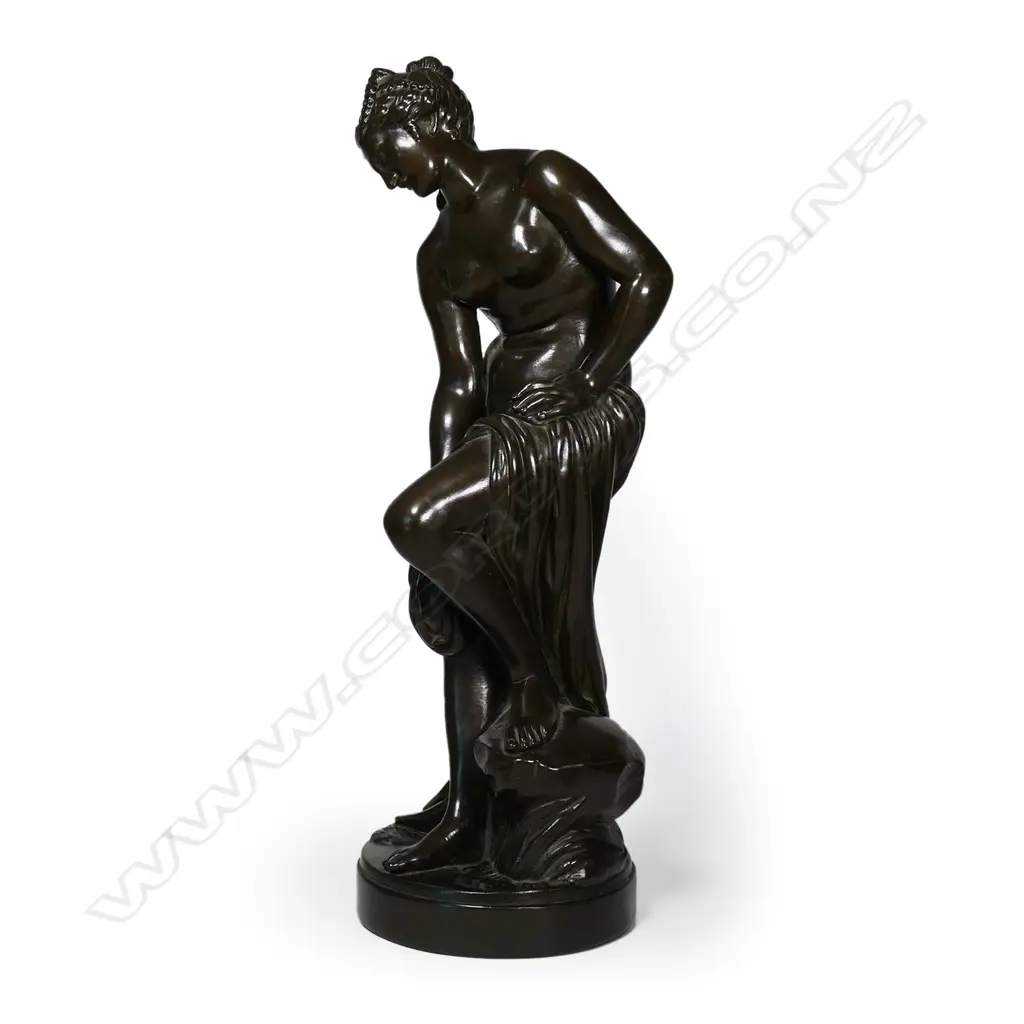 A bronze figure of a classical woman, Image 1++