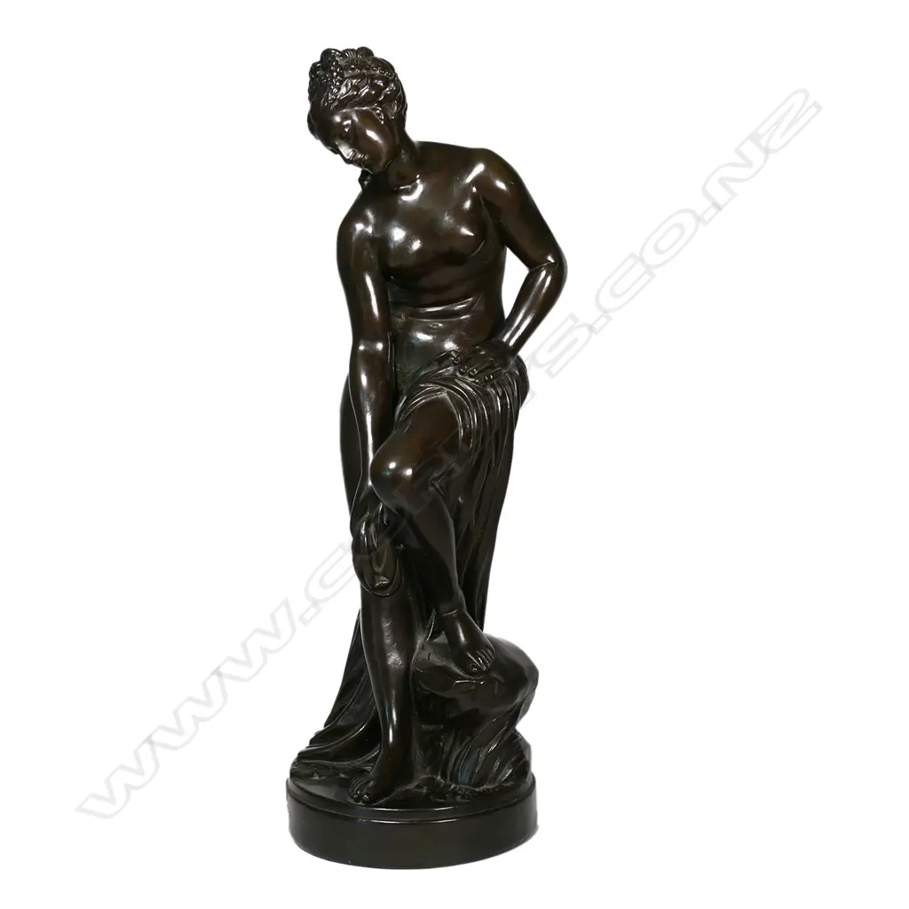 A bronze figure of a classical woman, Image 1++