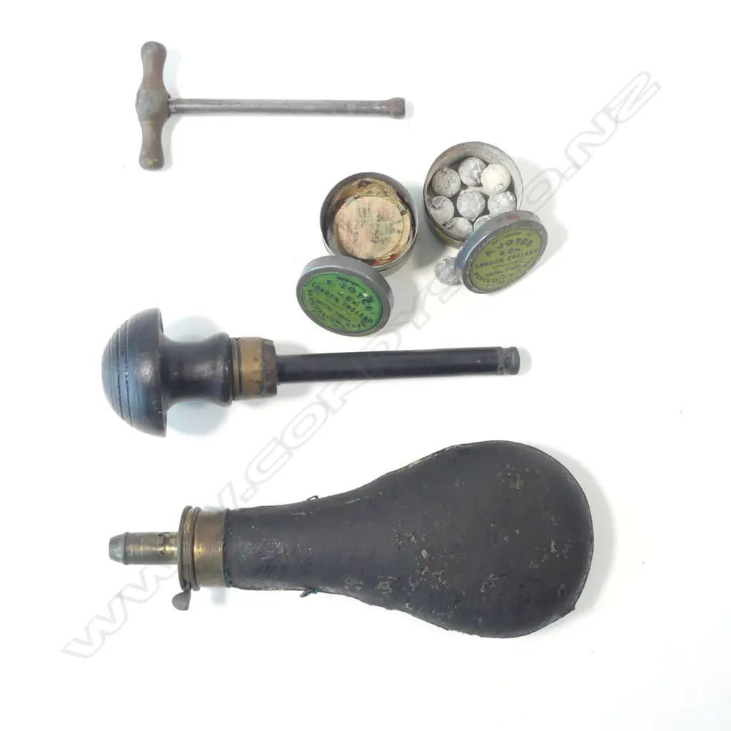 A fine muzzle loading percussion double barrel rifle/shotgun, cased, with two sets of barrels, by Franz Leutheuser, Graz, Austria, c.1860. Image 1++