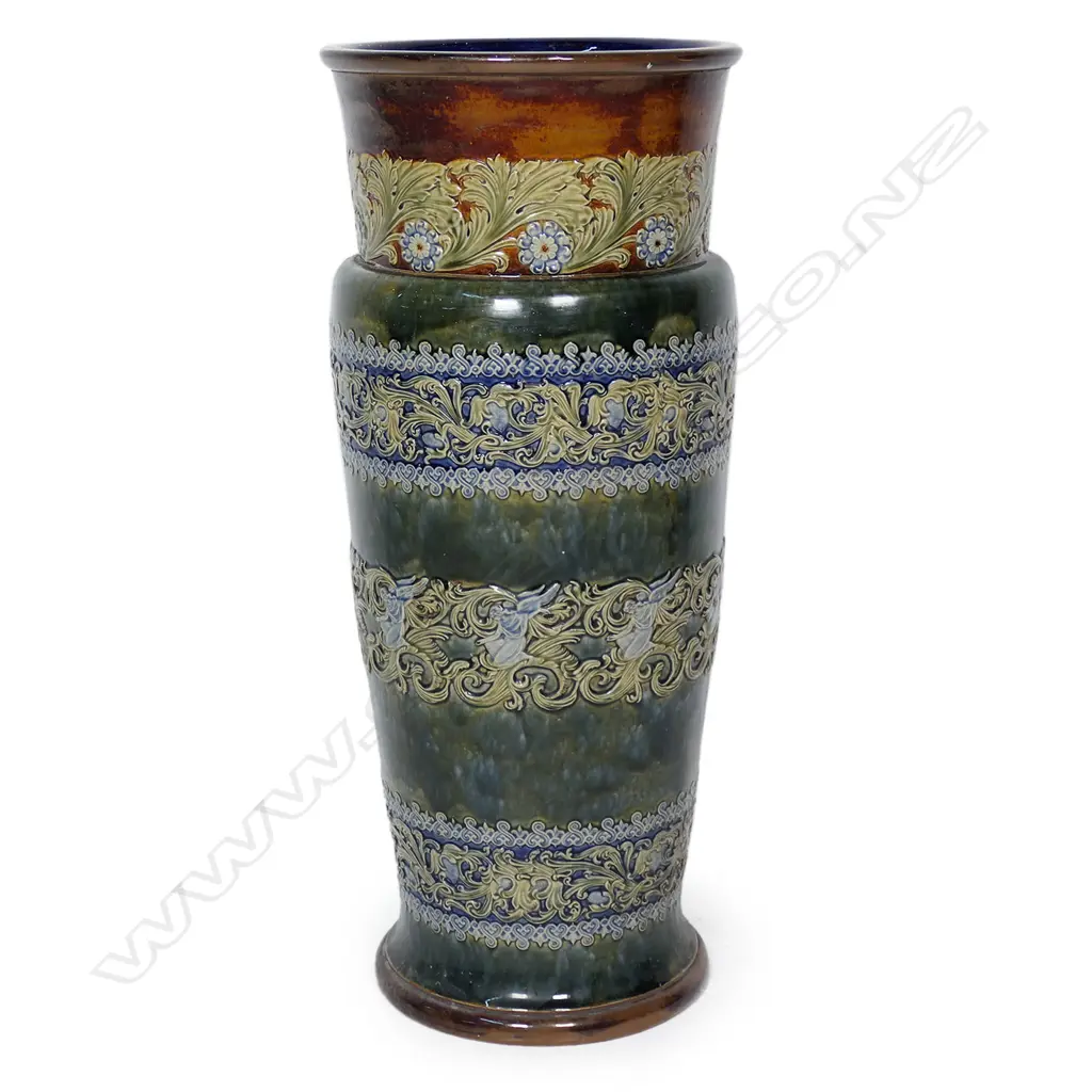 A Royal Doulton stoneware umbrella stand, Image 1++