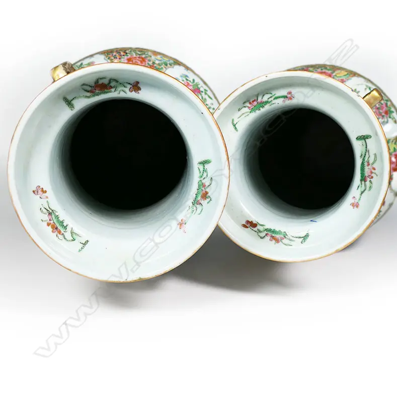 A pair of impressive Chinese famille rose floor vases, Image 1++