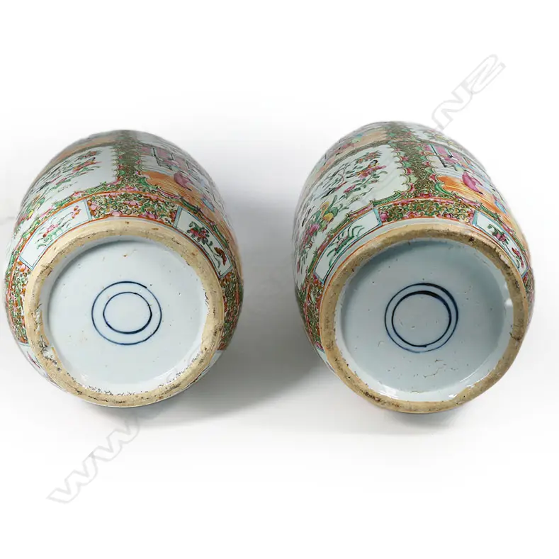 A pair of impressive Chinese famille rose floor vases, Image 1++