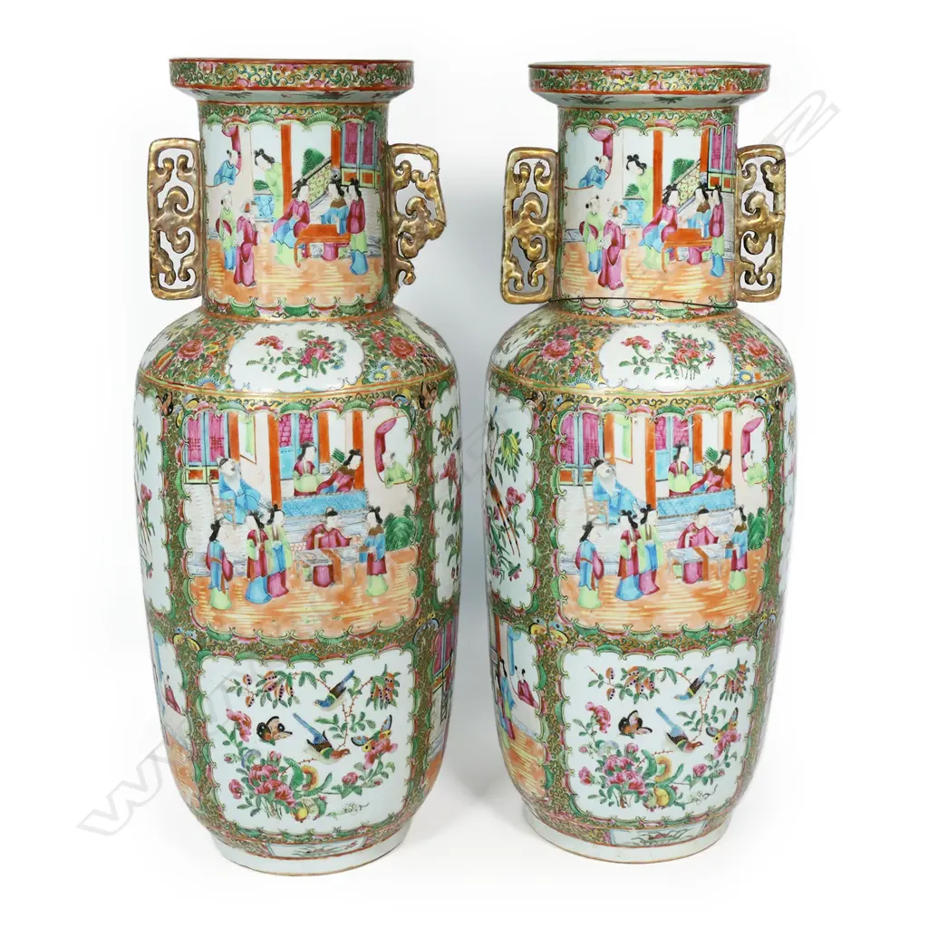 A pair of impressive Chinese famille rose floor vases, Image 1++