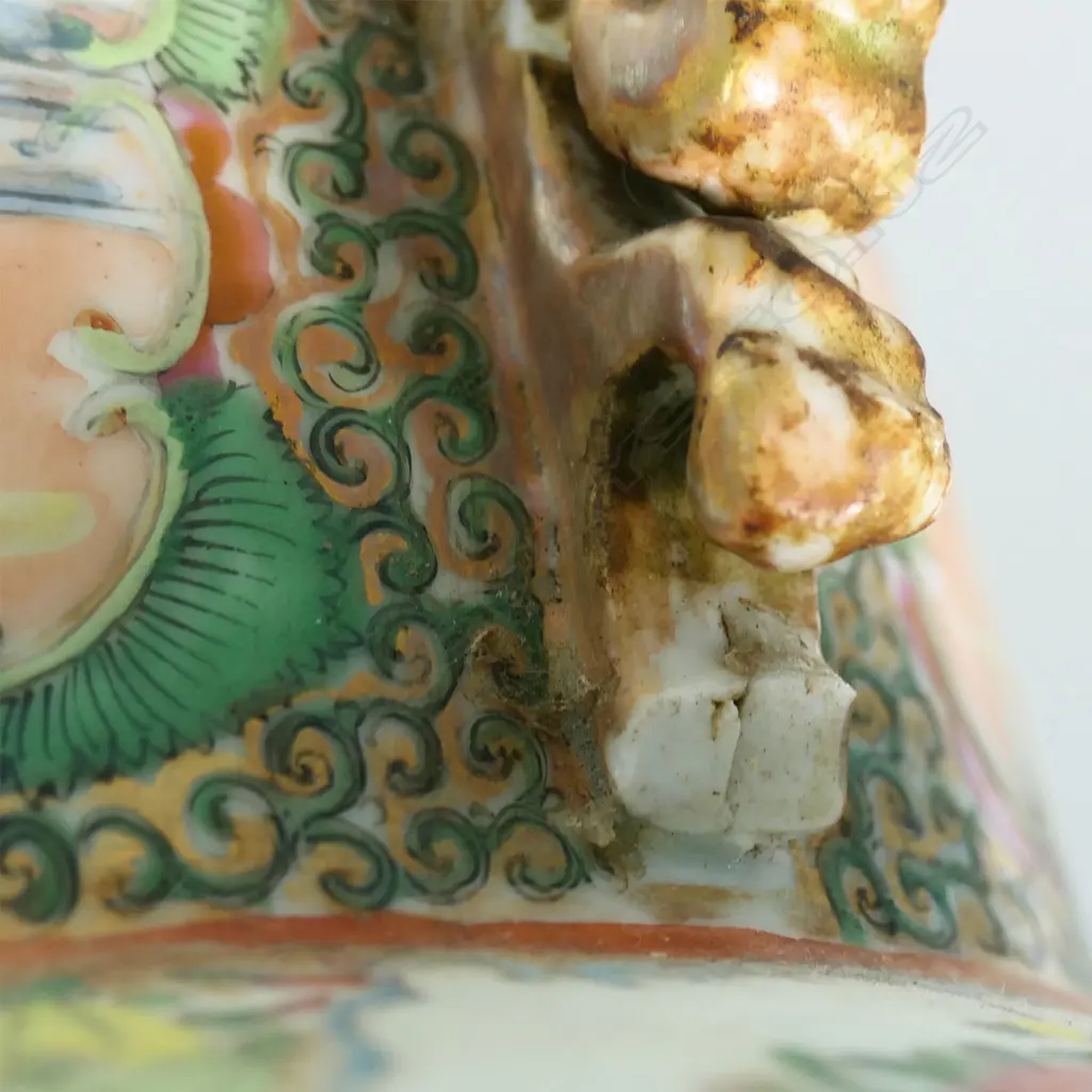 A pair of impressive Chinese famille rose floor vases, Image 1++