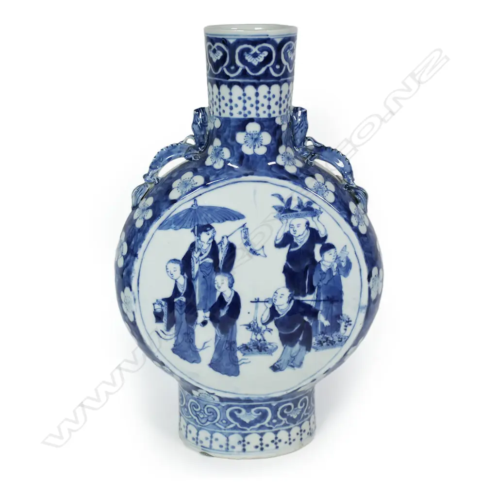 A Chinese moon vase, Image 1++