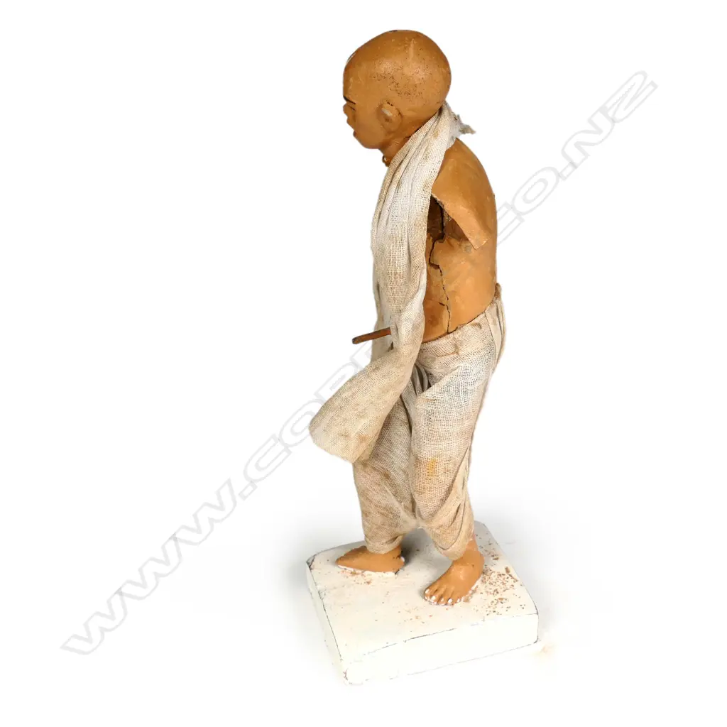 Fourteen clay figures of musicians and other characters Image 1++