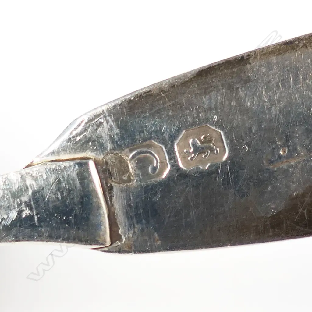 A George III silver mustard pot, Image 1++