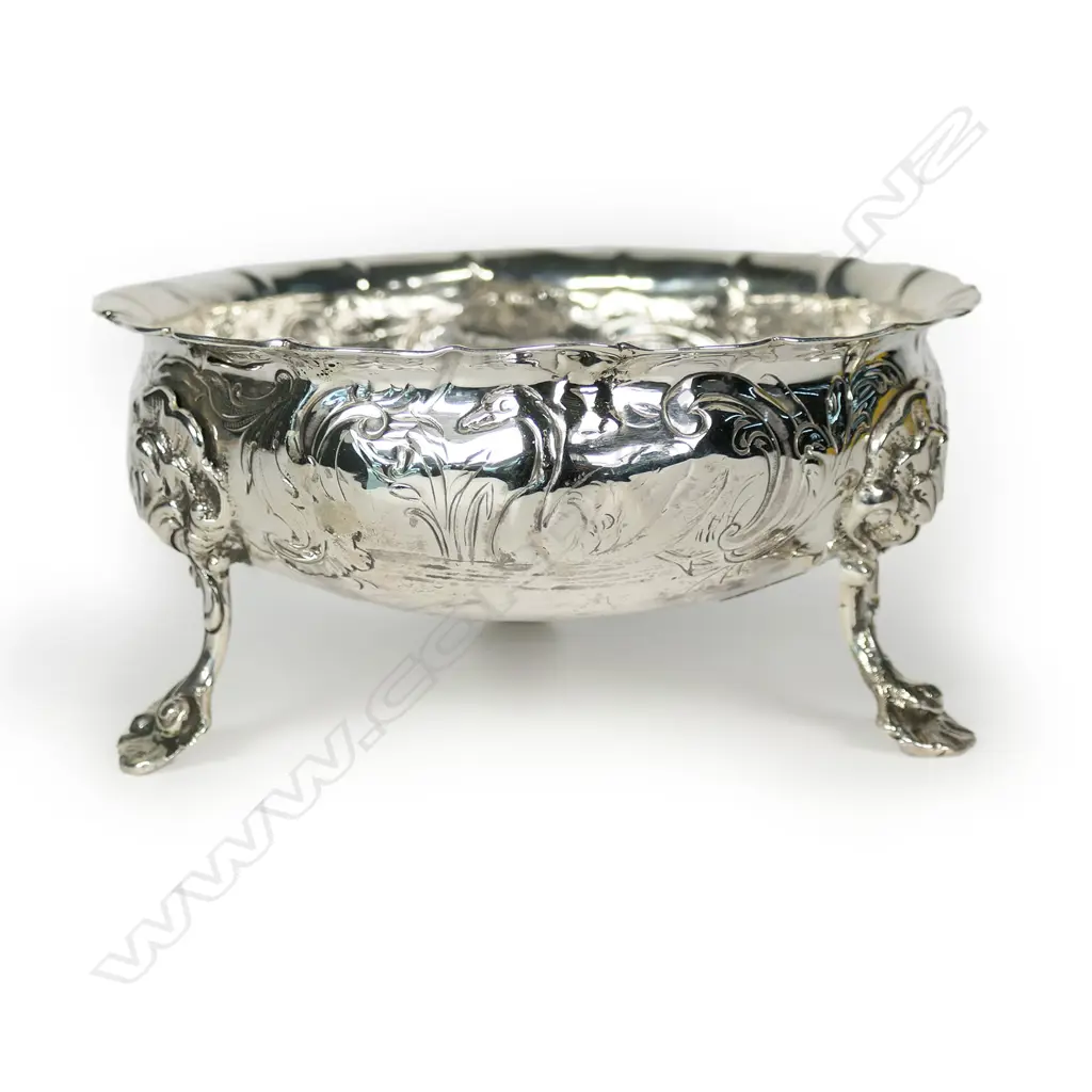 A rare George III Irish Cork provincial silver sugar bowl, Image 1++
