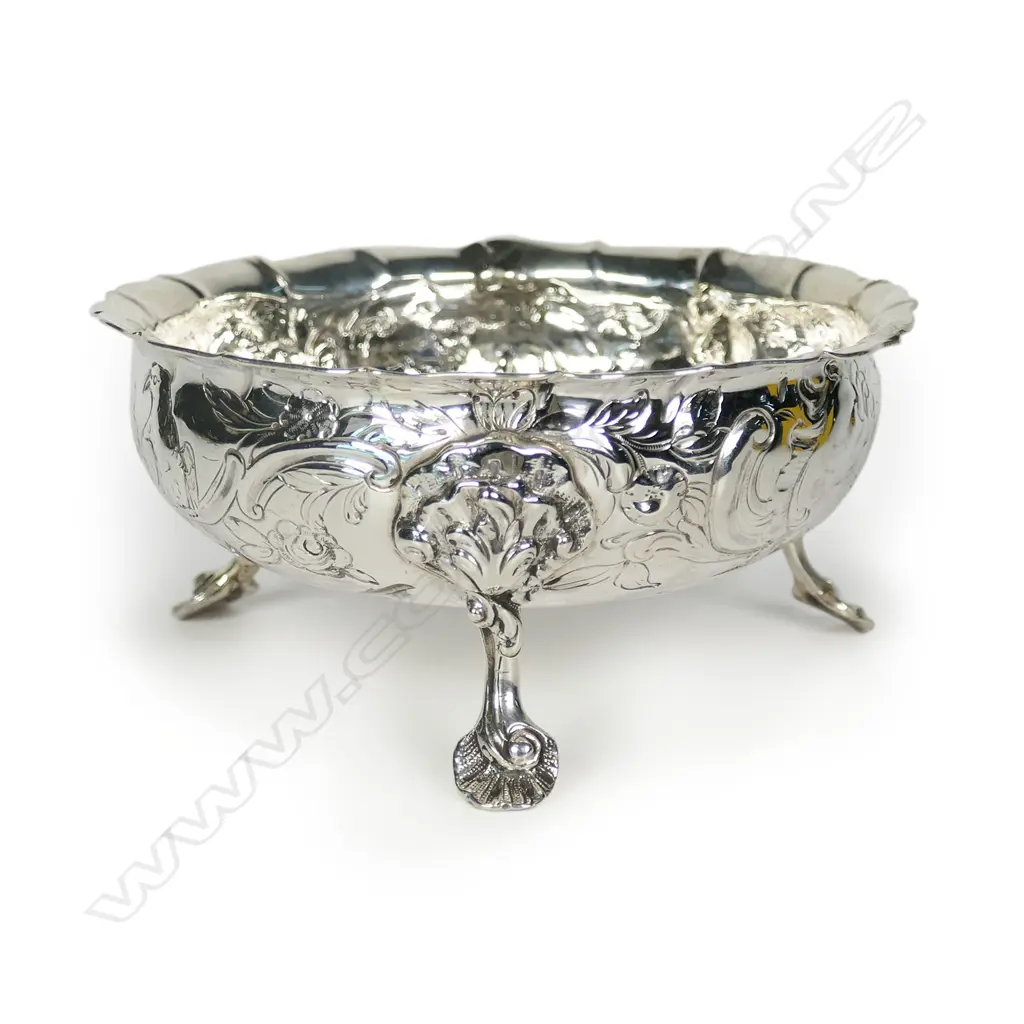 A rare George III Irish Cork provincial silver sugar bowl, Image 1++